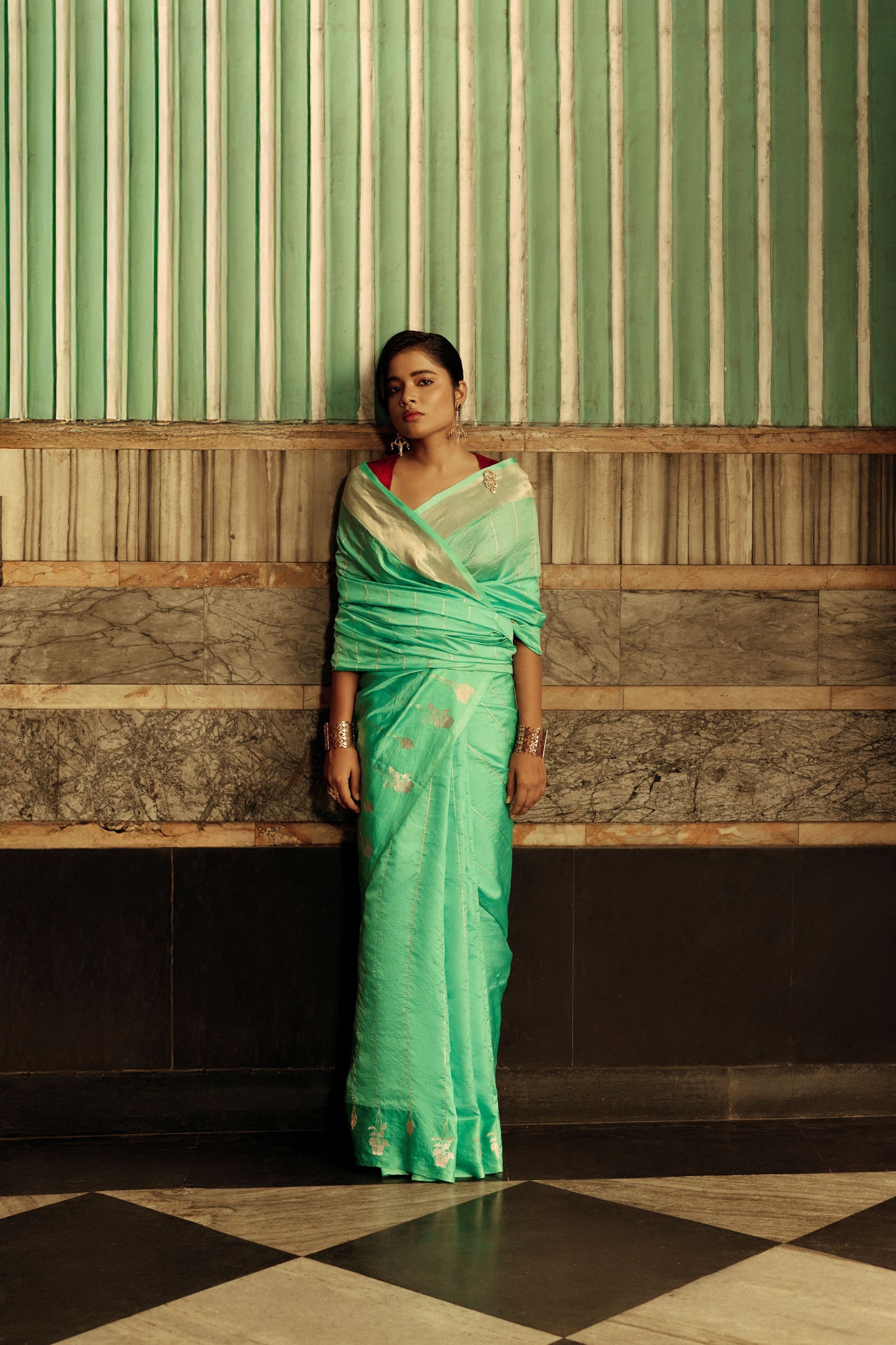 SALONI